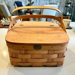 Peterboro picnic or pie basket